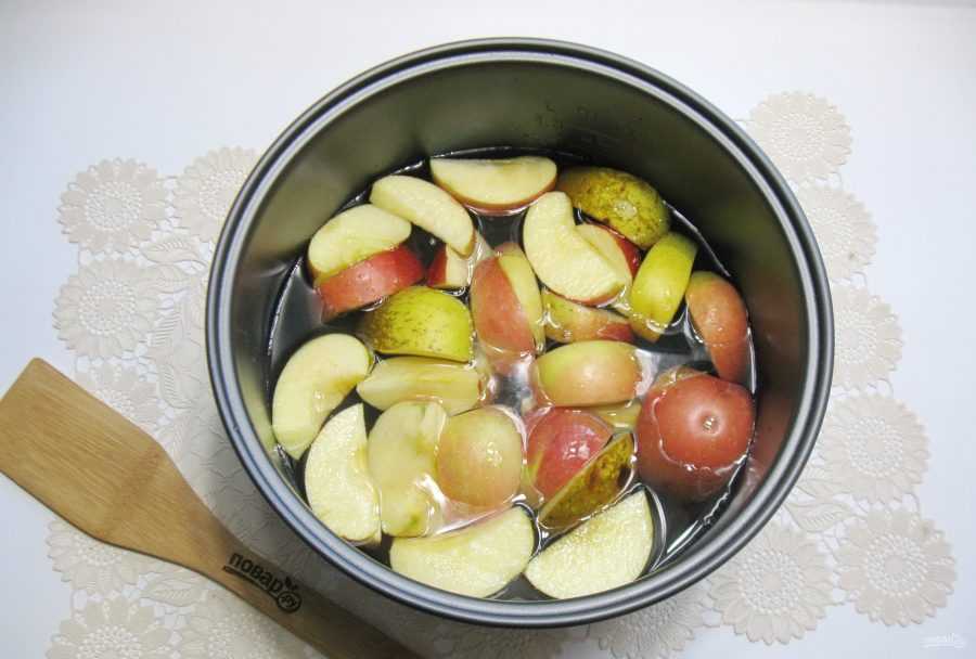 Компот из сушеных яблок: калорийность продукта, рецепт приготовления в домашних условиях, польза и вред для здоровья