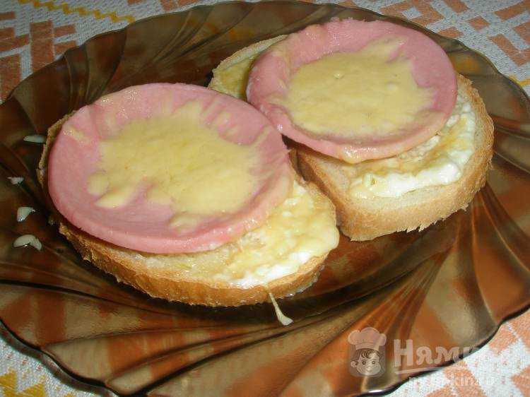 Горячие бутерброды в микроволновке с сыром: сытно и вкусно