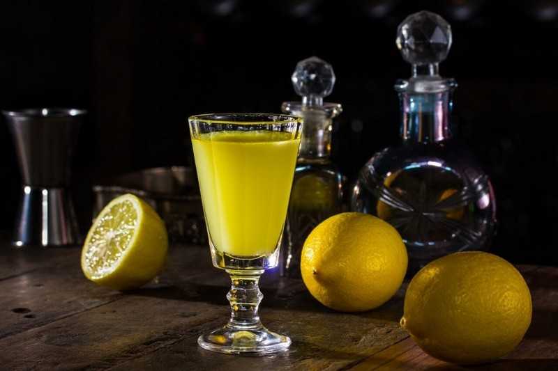 Водка лимонная: приготовление настойки в домашних условиях
