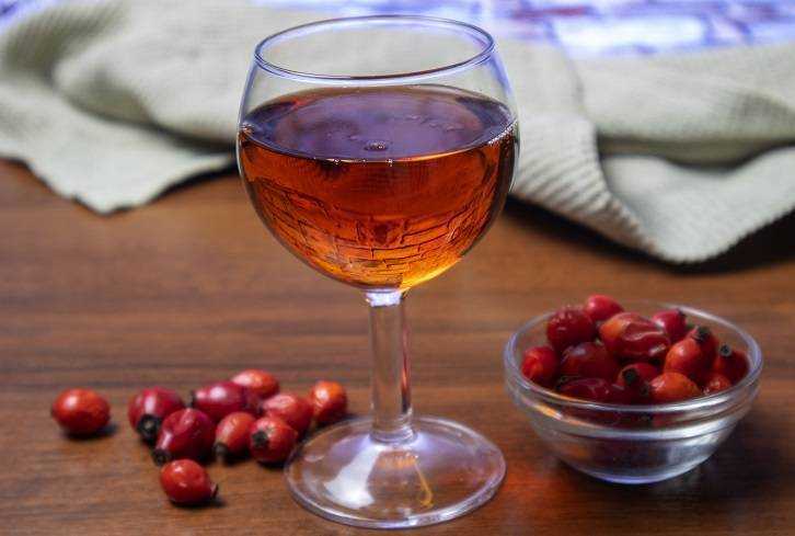 Вино из шиповника: как сделать в домашних условиях по рецепту