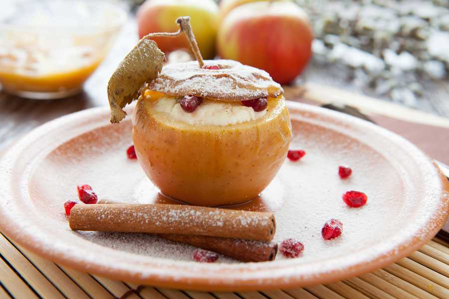 Виноградно-яблочный десерт с творогом и медом