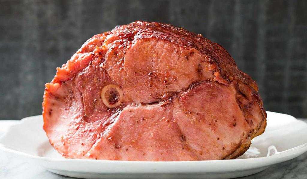 Свиной окорок, запеченный в духовке - 10 вкусных рецептов