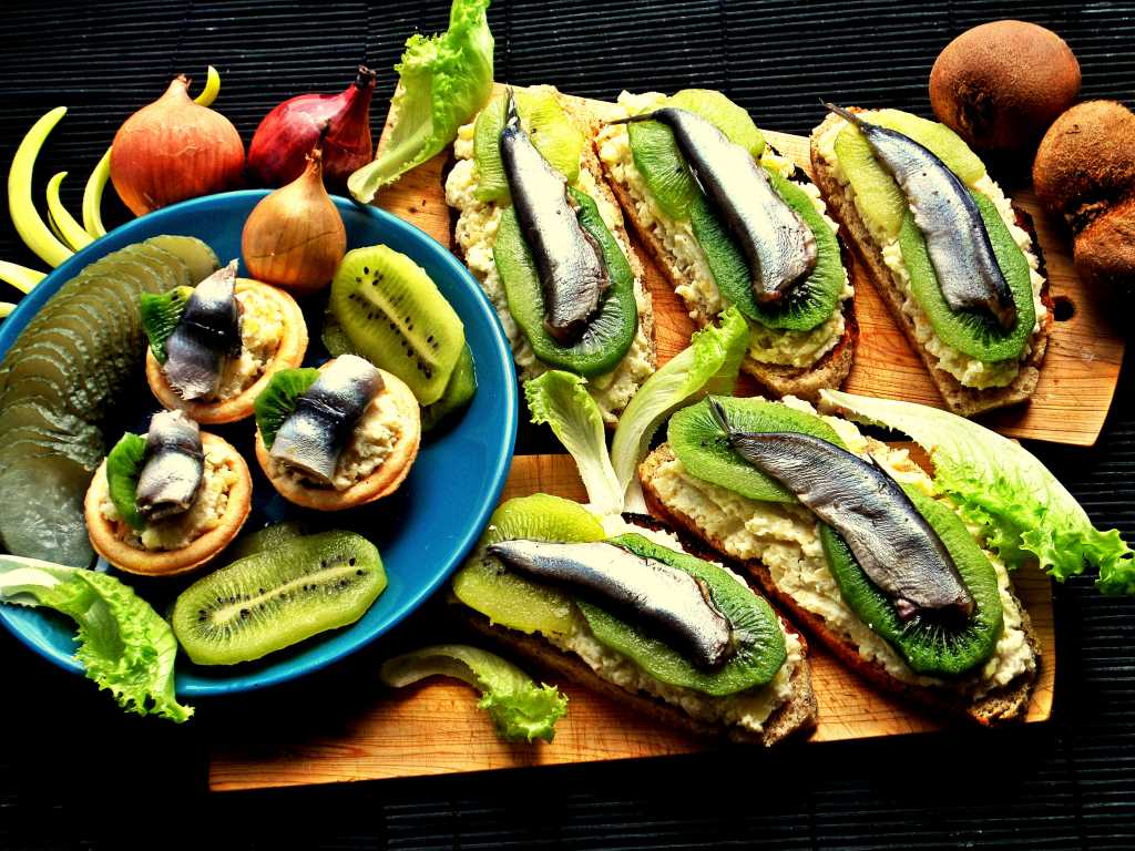 Готовим бутерброды со шпротами и авокадо: поиск по ингредиентам, советы, отзывы, пошаговые фото, подсчет калорий, удобная печать, изменение порций, похожие рецепты