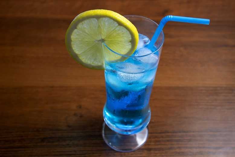Алкогольный коктейль голубые гавайи рецепт с фото - 1000.menu