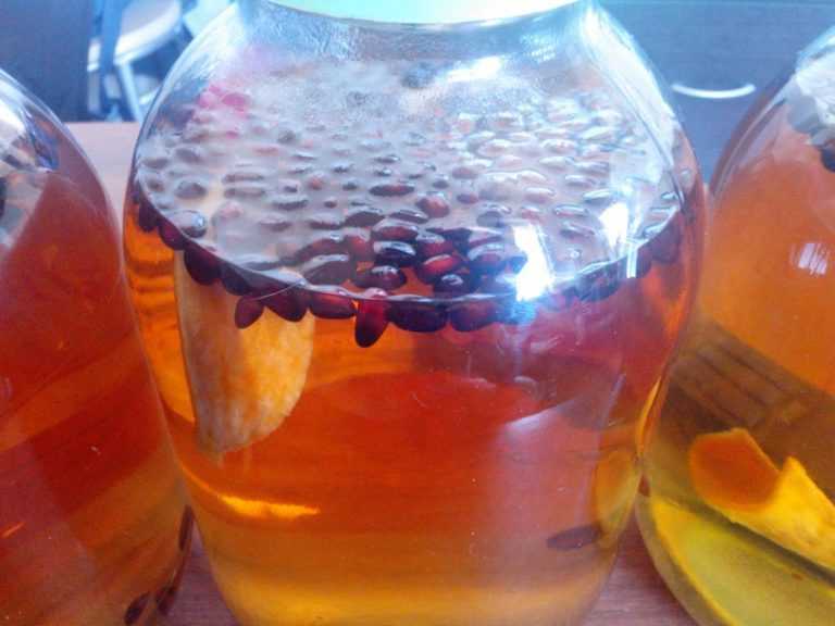 Вкуснейшая настойка на кедровых орехах на водке: рецепт проверенный поколениями