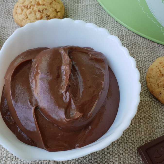 Шоколадный заварной крем с какао для торта