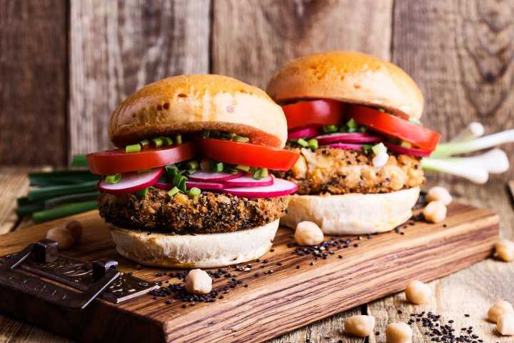 10 рецептов вегетарианских бургеров
