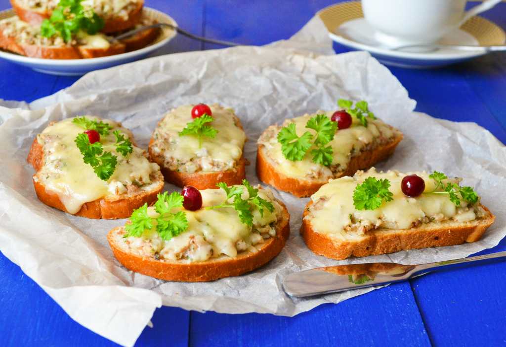 Праздничные бутерброды: вкусные рецепты с фото