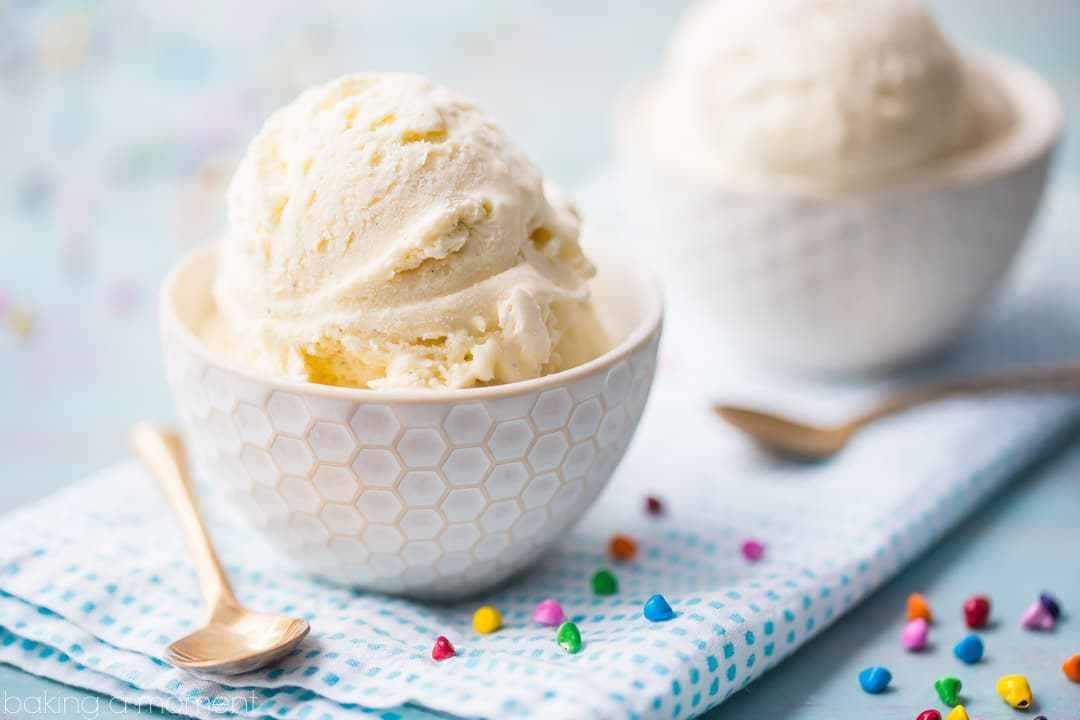Клубничное мороженое в домашних условиях с молоком, сгущенкой и сливками