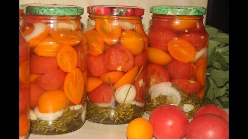Простой рецепт помидоров в желе без стерилизации с луком и сельдереем