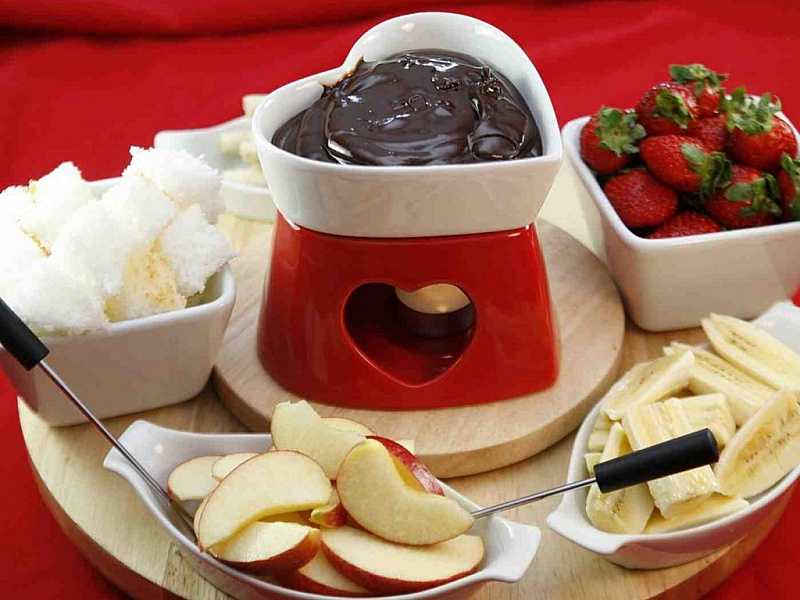 Шоколадное фондю в домашних условиях: 6 рецептов, особенности приготовления - onwomen.ru
