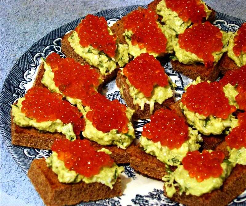 Бутерброды с красной икрой: 11 вкуснейших простых рецептов для праздничного стола