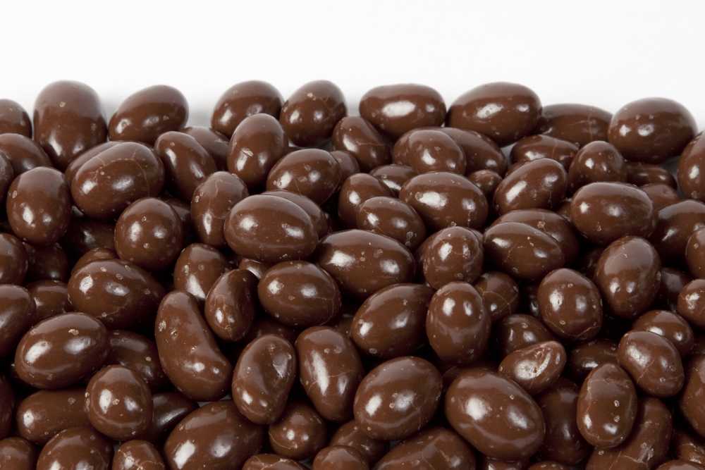 Орехи в шоколаде: рецепт, как сделать, польза, вред