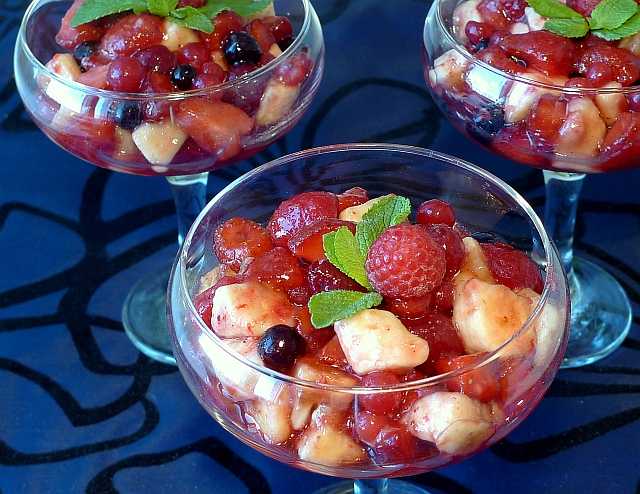 4 лёгких десерта из замороженных ягод