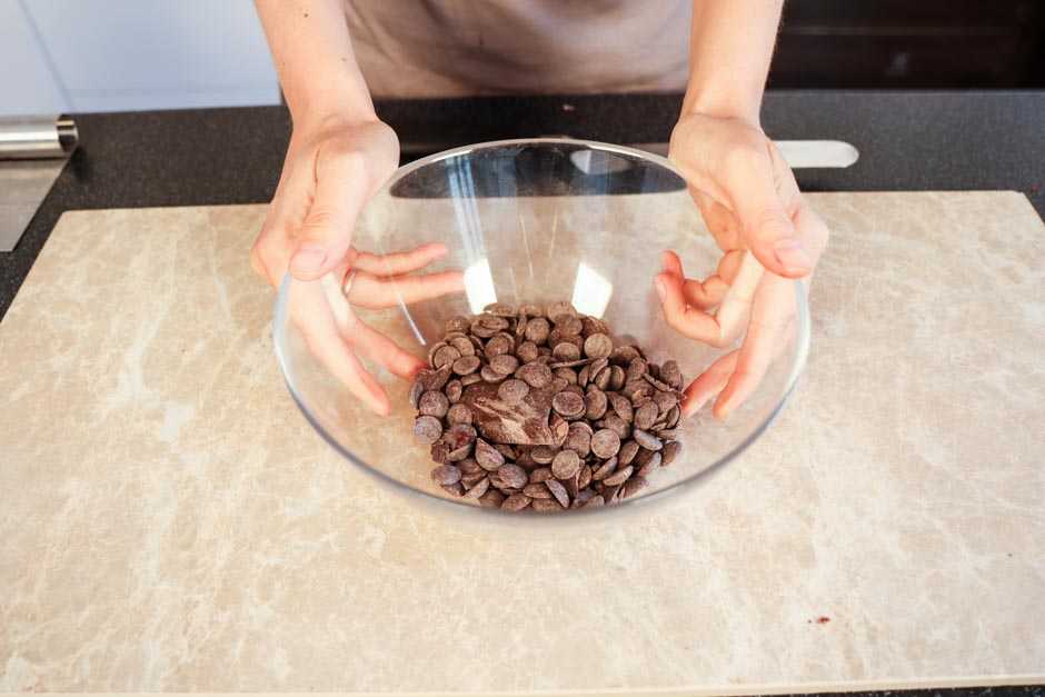 Как правильно растапливать шоколад для глазури?