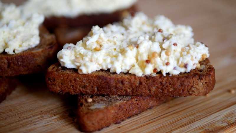 Намазки для бутербродов: 9 простых и вкусных рецептов
