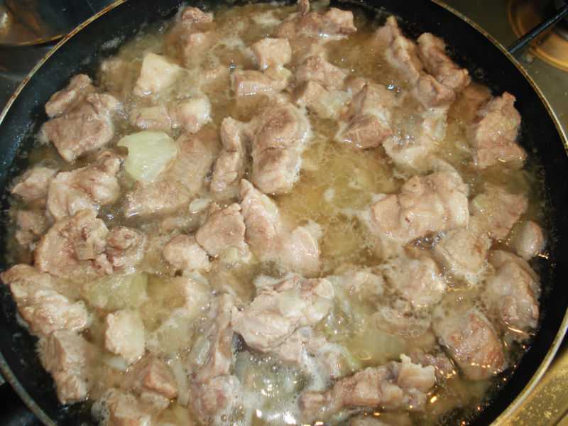 Гуляш из свинины с подливкой – рецепты вкусного свиного гуляша