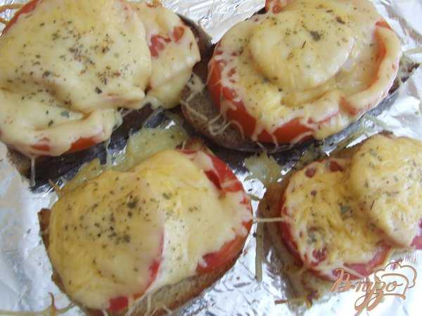 Горячие бутерброды с сыром и помидорами в духовке рецепт с фото пошагово - 1000.menu