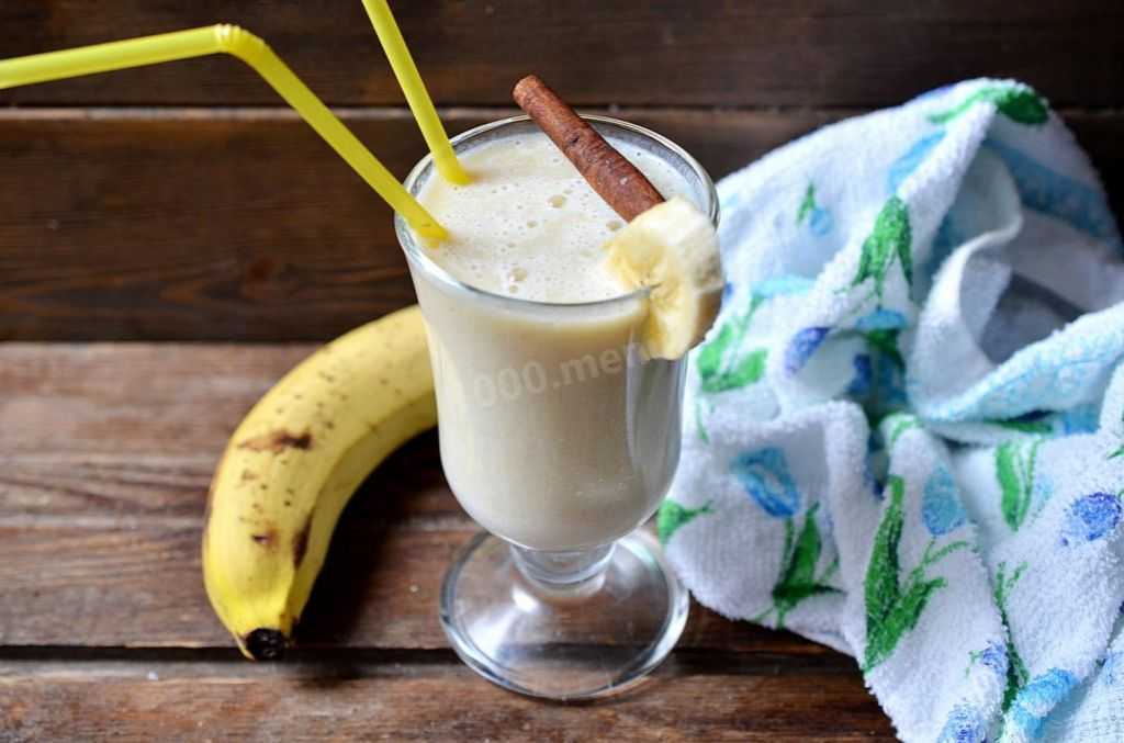 Бананово-шоколадный коктейль с молоком: 4 супер-рецепта