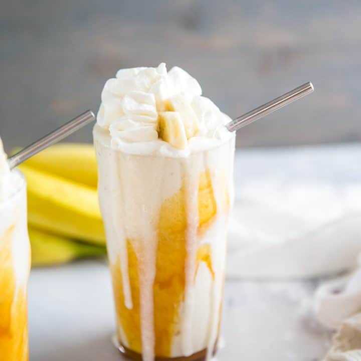 Молочный банановый коктейль с сахаром и мороженым рецепт с фото пошагово - 1000.menu