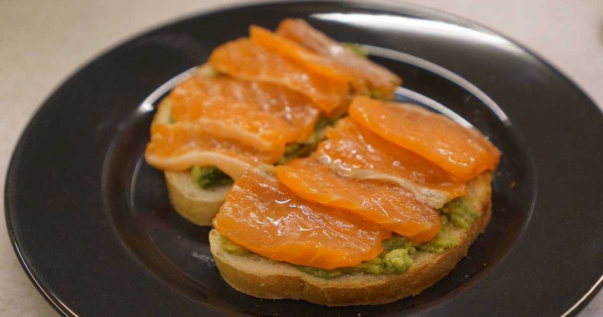 Бутерброды с красной рыбой — простые и вкусные рецепты на праздничный стол
