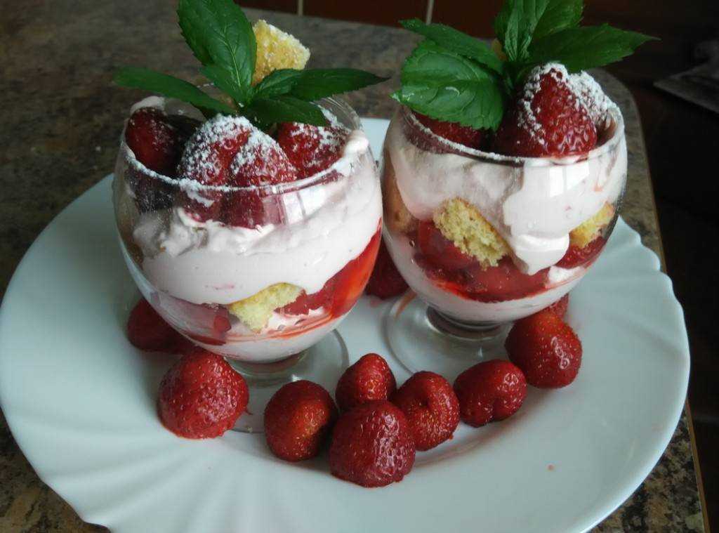 Молочно-ягодный десерт вкус лета рецепт с фото - 1000.menu