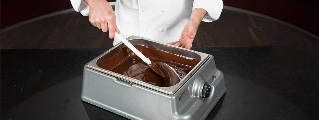 Как растопить шоколад для украшения торта: способы и советы