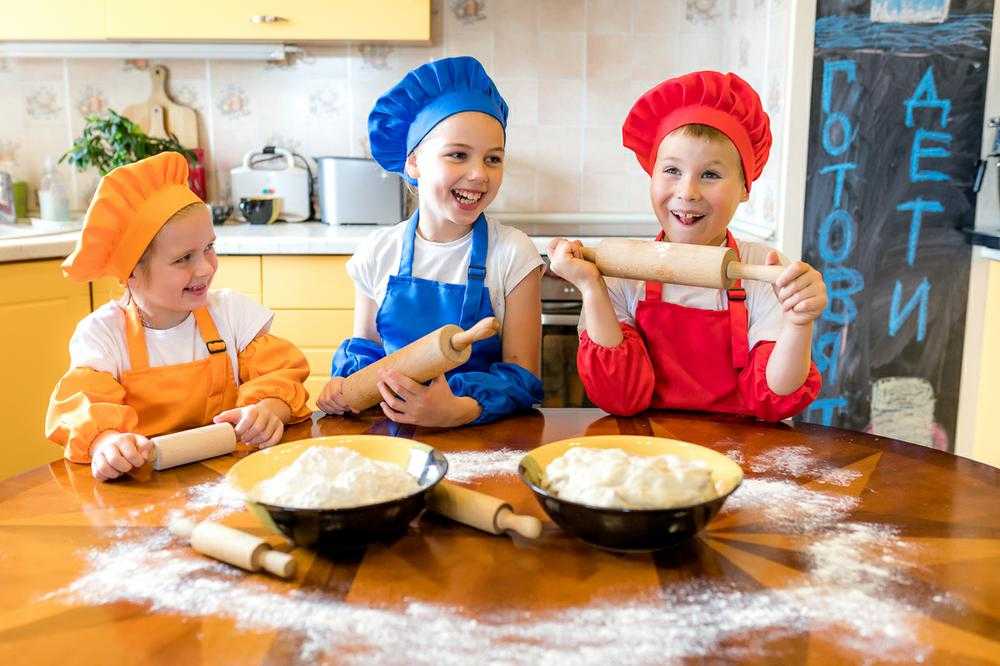 Пирог с ревенем - 8 вкусных рецептов приготовления с пошаговыми фото