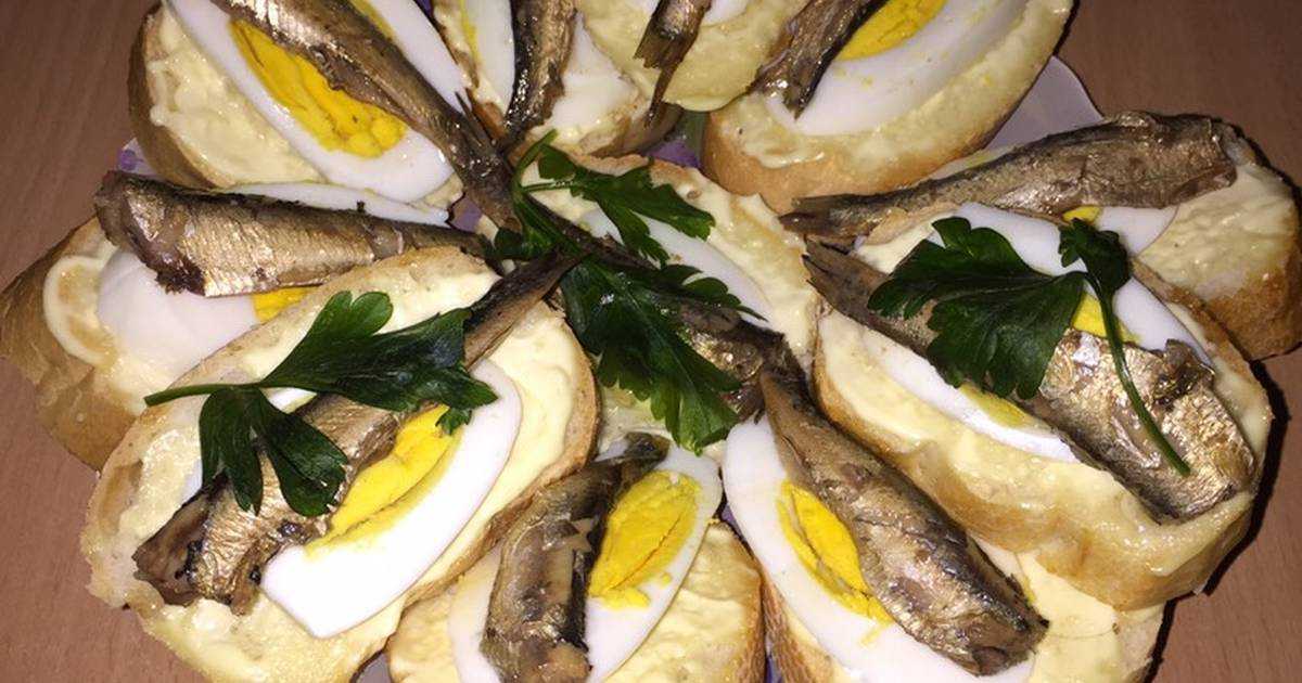 Бутерброды со шпротами и яйцом - 9 самых вкусных рецептов с фото