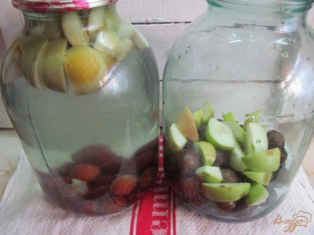 Как сварить компот из яблок и слив