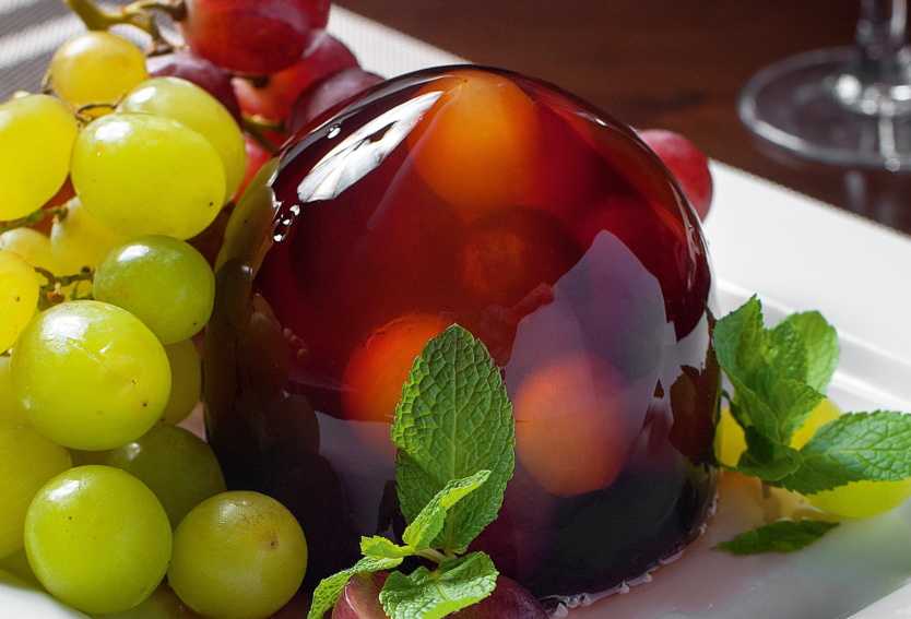 Желе из шампанского с фруктами и ягодами - кулинарный рецепт с пошаговыми инструкциями | foodini
