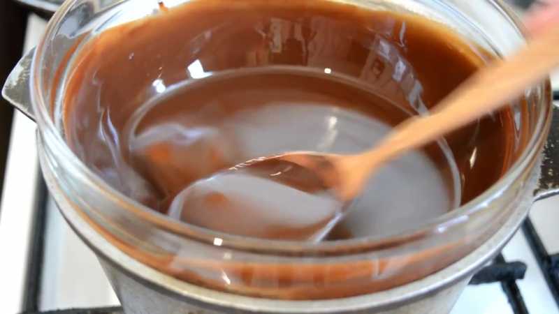 Как растопить шоколад, чтобы он был жидким - способытопки шоколада на водяной бане и в микроволновке - видео инструкции