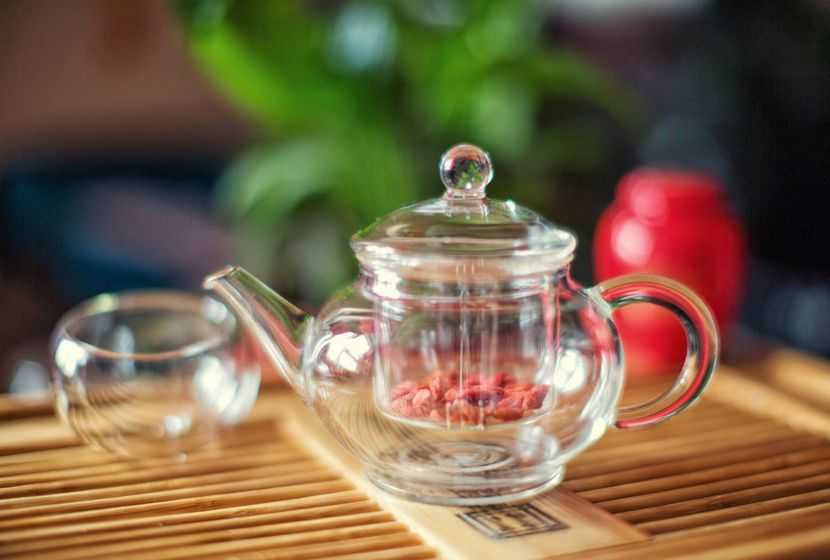 Чай с ягодами годжи, чем полезен, как заваривать и пить
