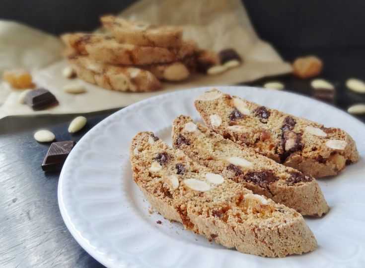 Рецепт бискотти с миндалем, фисташками и другими орехами