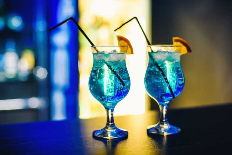 Рецепт безалкогольного коктейля голубого цвета: «голубая лагуна» и молочный, состав. как сделать в домашних условиях?