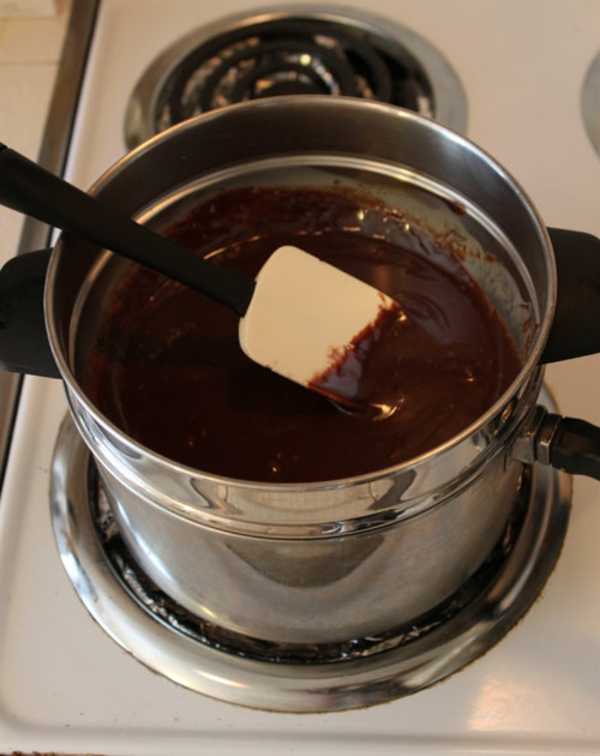Как растопить молочный или черный шоколад чтобы он был жидким
