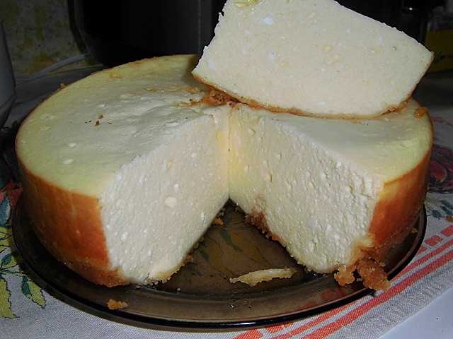 Чизкейк в мультиварке с сыром и черникой