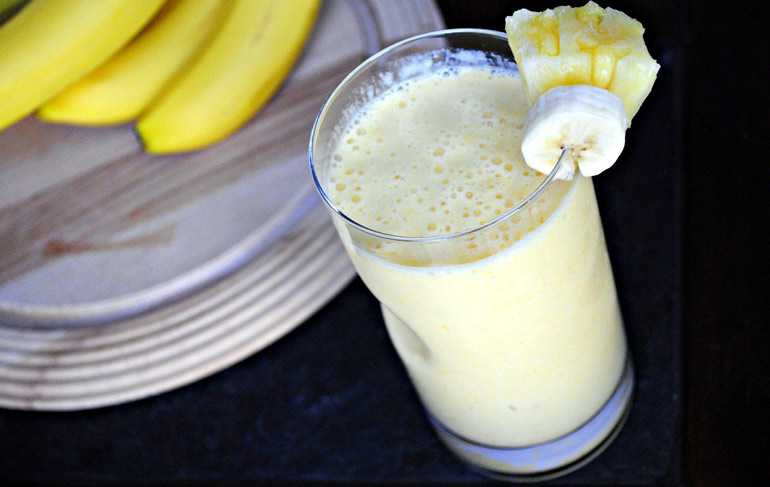 Молочный коктейль с бананом и шоколадом - пошаговый рецепт приготовления с фото