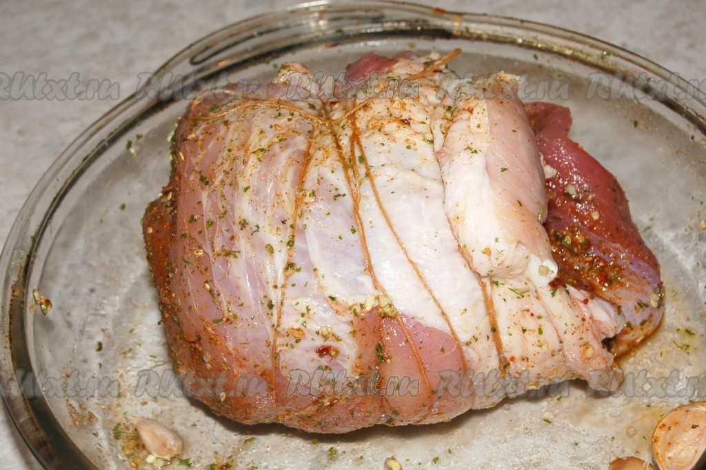 Рулет из свиной рульки в духовке в фольге - рецепт с фото