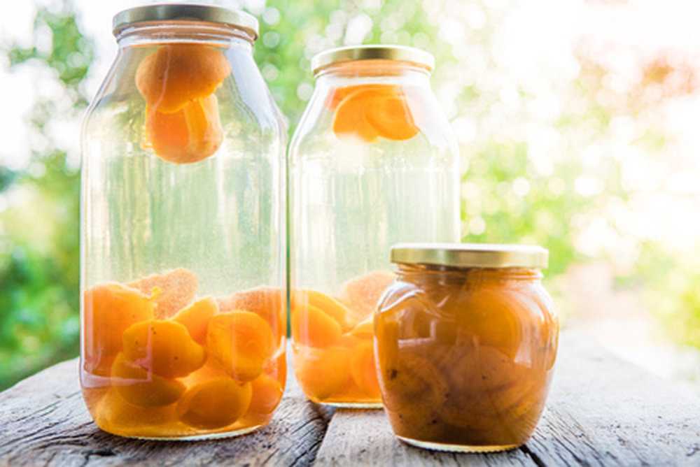 Компот из яблок и абрикосов на зиму: рецепт с фото пошагово
