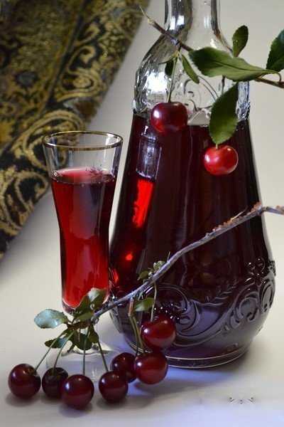 Рецепты вишневого ликера. как приготовить в домашних условиях?