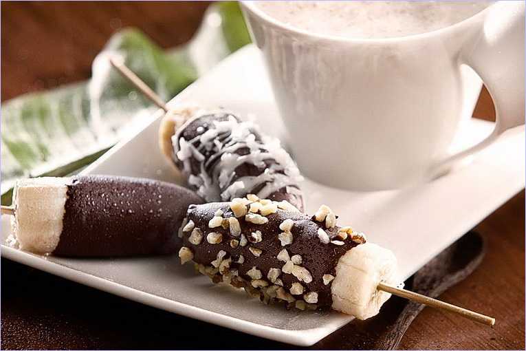 Бананы в шоколаде на палочке - 6 пошаговых фото в рецепте