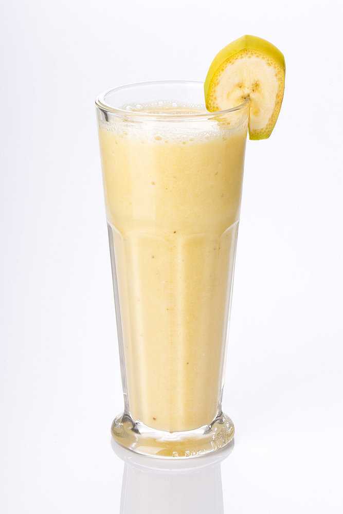 Молочный коктейль с бананом: 15 рецептов