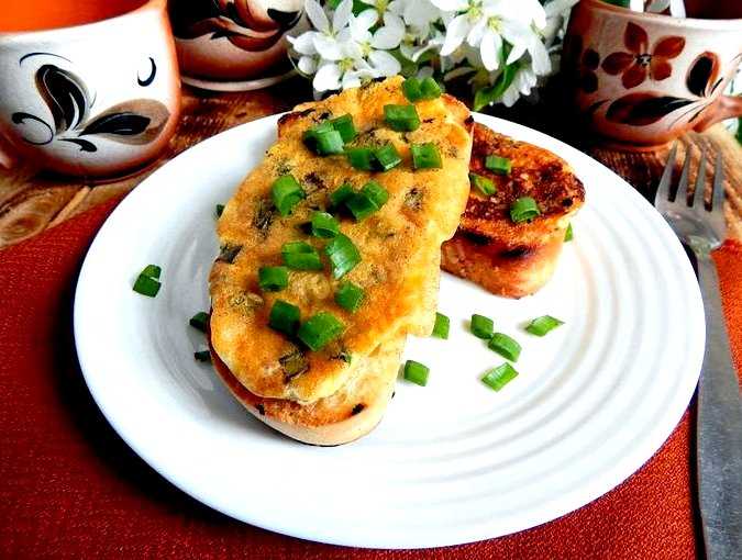 Гренки с сыром и яйцом на сковороде рецепт с фото пошагово - 1000.menu