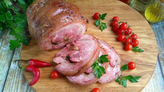 Рулет из свиной рульки – рецепты запеченного в фольге и вареного в пленке блюда, с разными начинками