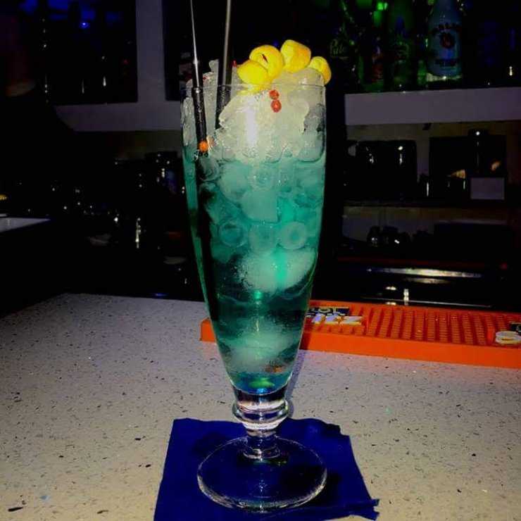 Голубая лагуна коктейль. состав, рецепт классический алкогольный и безалкогольный, фото, как сделать в домашних условиях