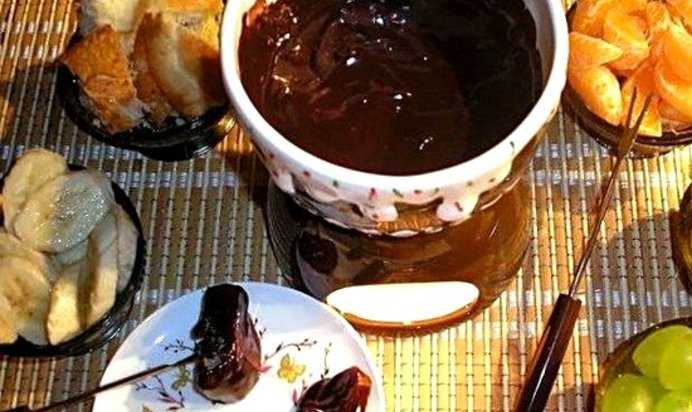 Шоколадное фондю - рецепт в домашних условиях с фото