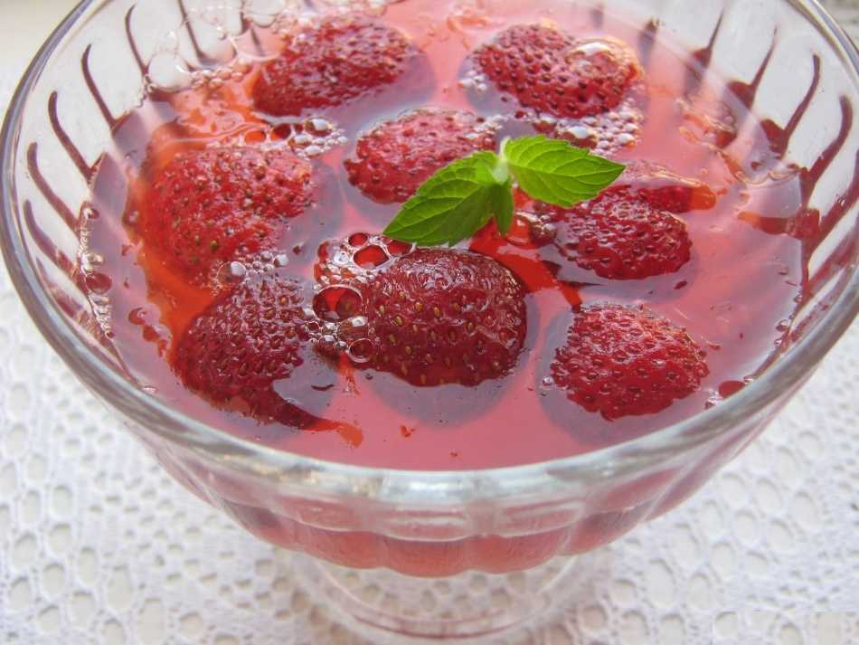 Ягодное желе с желатином из замороженных ягод