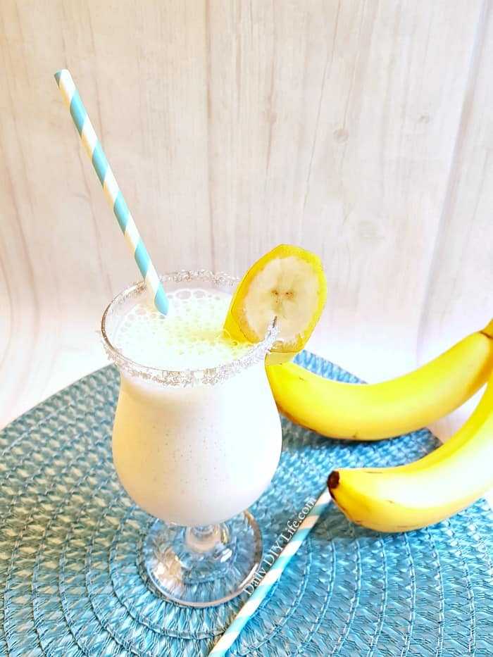 Банановый коктейль в блендере — пошаговый рецепт с фото