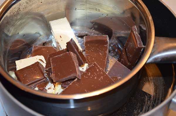 Как растопить шоколад в микроволновке? тонкости работы с шоколадом